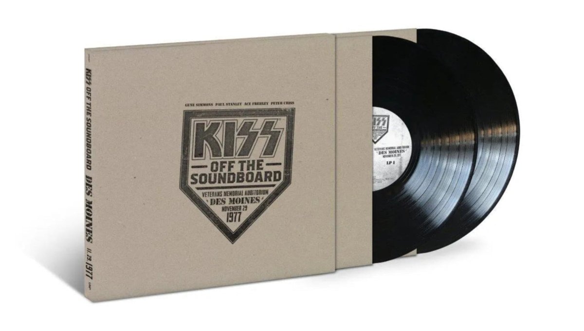 Paul Stanley Gene Simmons KISS live in Iowa 1977 vinyl